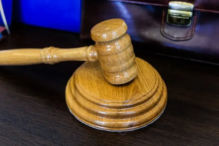 Экс-глава Крымского района пойдёт под суд за продажу 13 участков