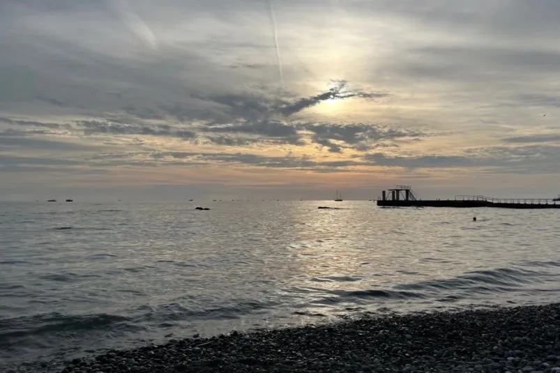 У берегов Сочи и Сириуса ожидается волнение моря до трёх баллов