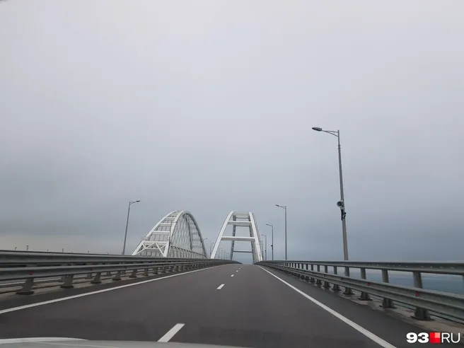 Крымский мост открыли после 40-минутного закрытия, в очереди сотни машин
