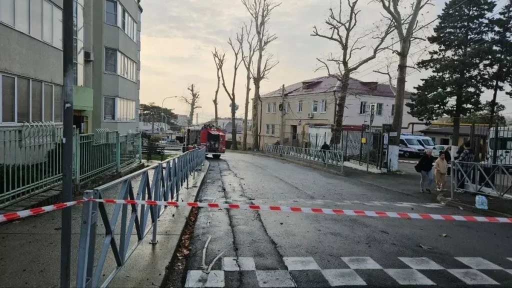 Обломки БПЛА повредили санаторий и частные дома в Туапсинском районе