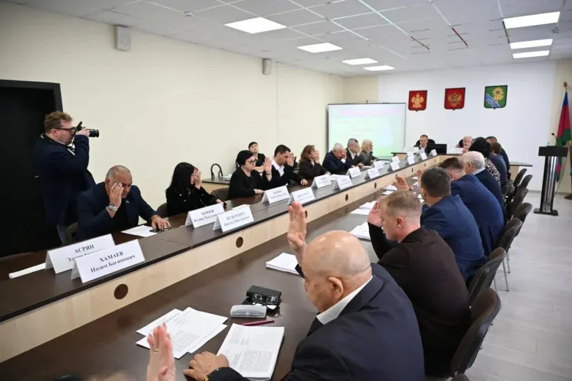 Депутаты Ейского района передали оборудование для контроля паводков
