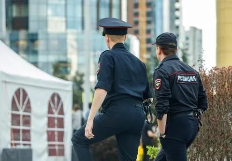 В Старокорсунской дети изрисовали мемориал воинам