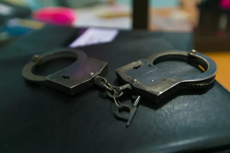 В Краснодаре четверо молодых людей ограбили гостя из Екатеринбурга