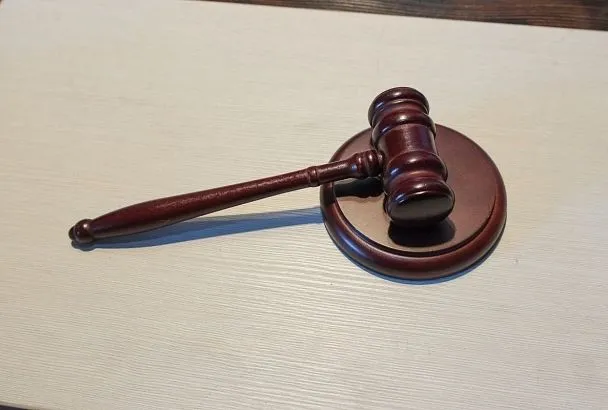 Суд обязал включить в жилищный список сироту старше 23 лет