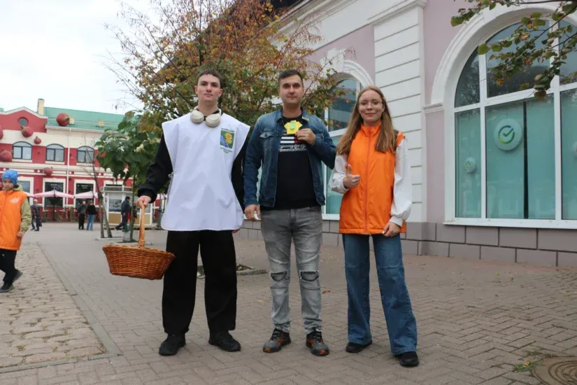 В центре Ейска прошла акция ко Дню отца