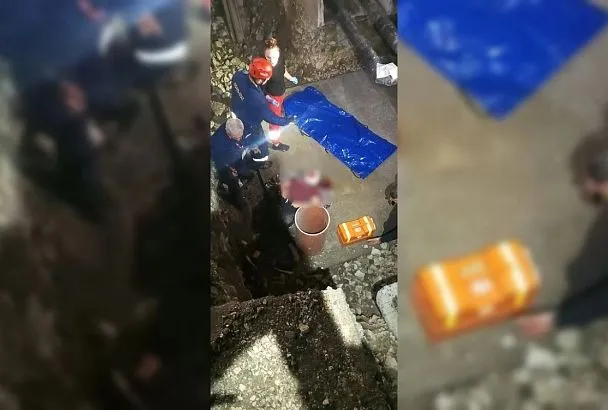 В Сочи спасатели подняли из 4-метровой канавы женщину без сознания
